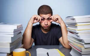 Luyện đề để làm quen với cấu trúc đề thi toeic là vô cùng quan trọng