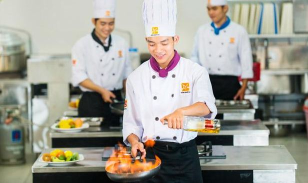 Trường hướng nghiệp Á Âu - dạy nấu ăn và ẩm thực