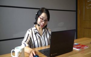 học tiếng Anh giao tiếp trực tuyến