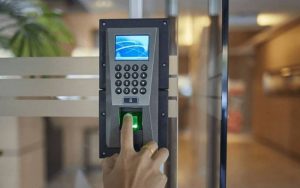 Kiểm soát vào ra kết hợp chấm công