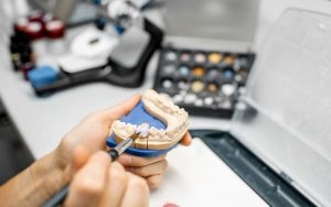 Sinh viên ngành Răng Hàm Mặt sẽ học và thực hành những gì? 