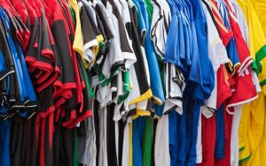 Tiêu chí lựa chọn cửa hàng quần áo đá bóng uy tín