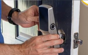 Lắp đặt khóa cửa vân tay đúng cách