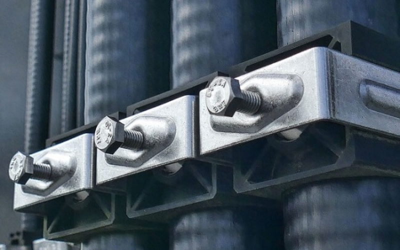 So sánh bu lông inox và bu lông cường độ cao theo các tiêu chí